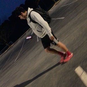 Meet your Posher, Emanuel